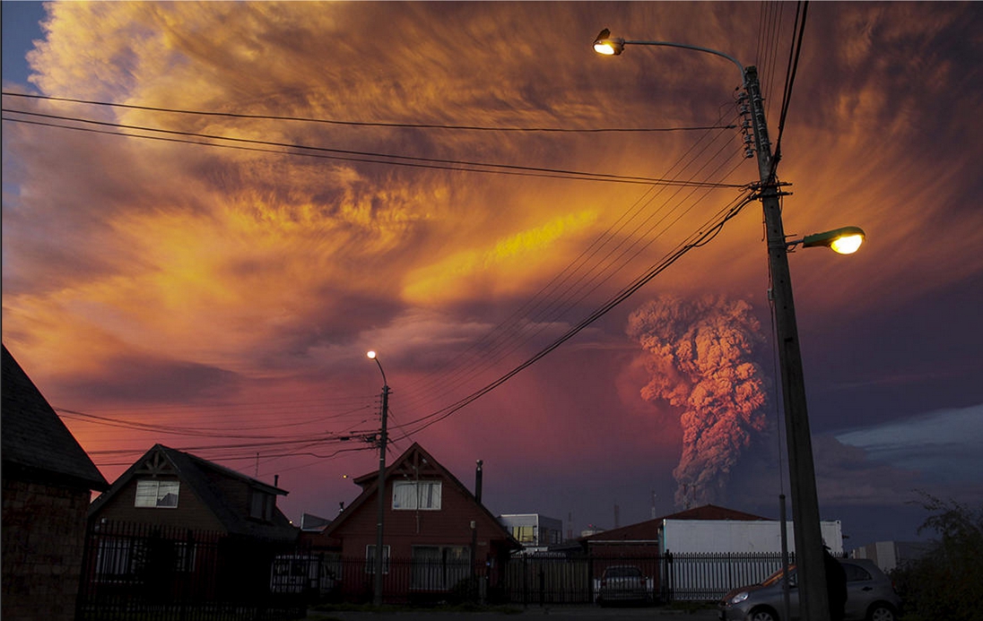 Извержение вулкана в Чили. Невероятные фото (3 штуки)