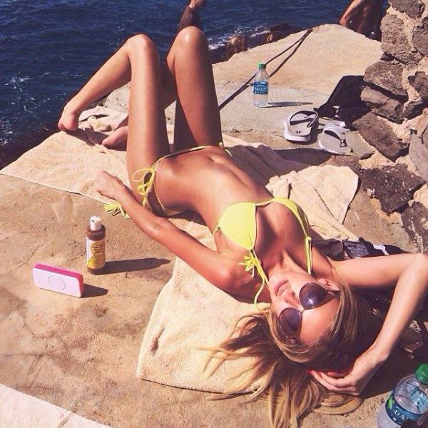 bikini_babes_will_make_you_wish_you_were_on_the_beach_640_11