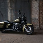 Harley-Davidson Road King Special: настоящая темная лошадка